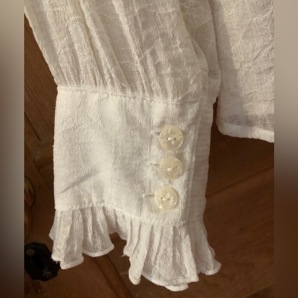 Melanie Lyne - Ladies size 10 ruffled cream blouse. - Picture 3 of 6